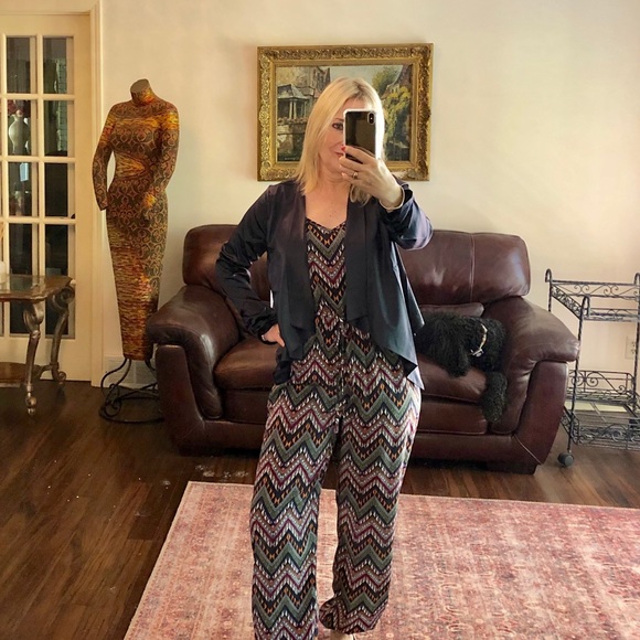 Satiny navy blue cropped high low blazer - Picture 8 of 8